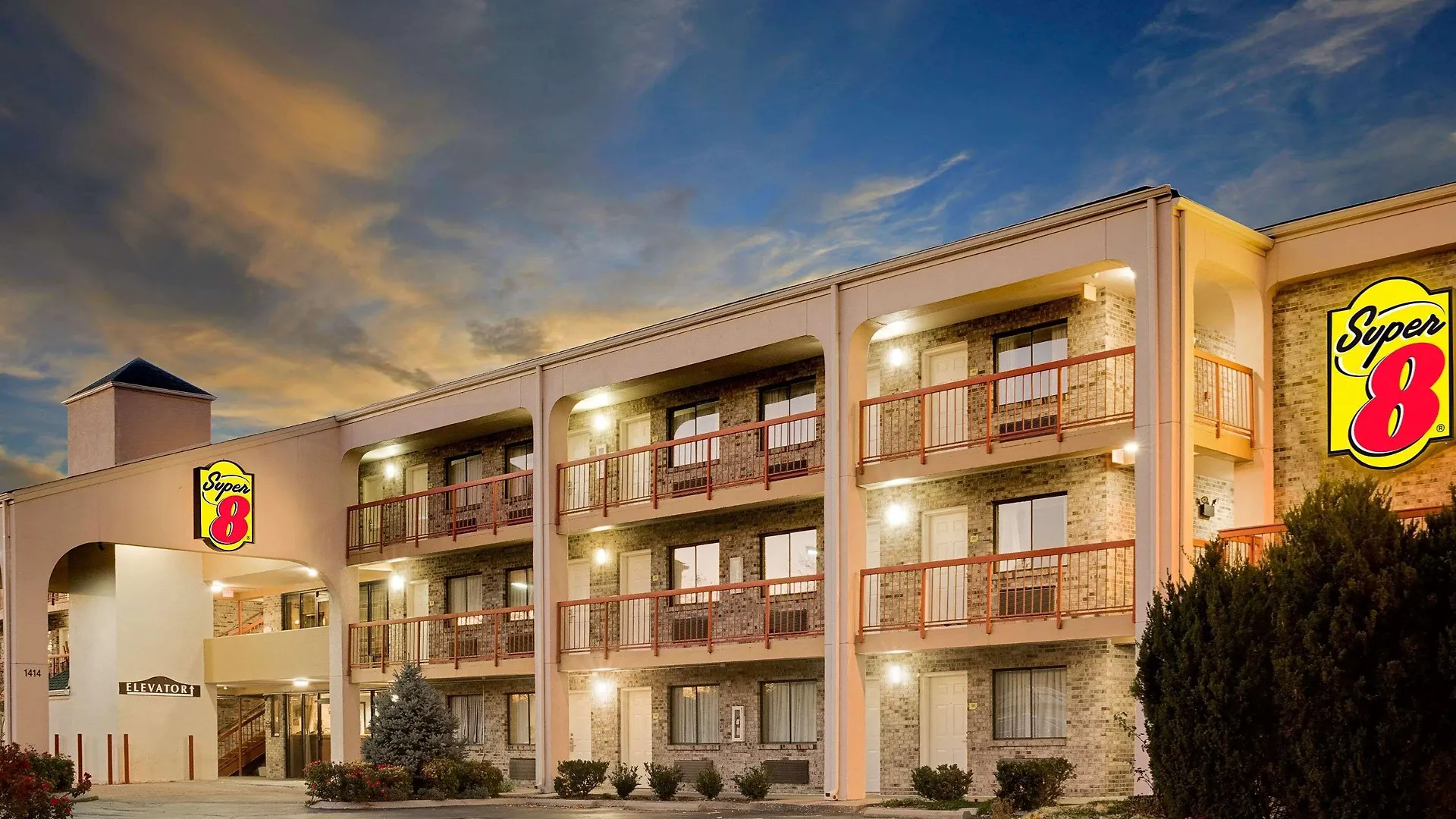 Super 8 By Wyndham Hermitage Nashville Motell