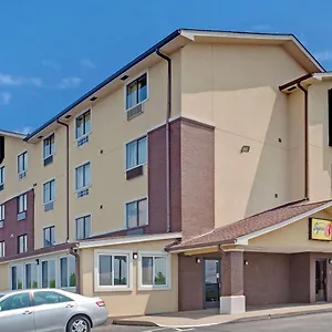 Super 8 By Wyndham Nashville/ Dntn/ Opryland Area Nashville