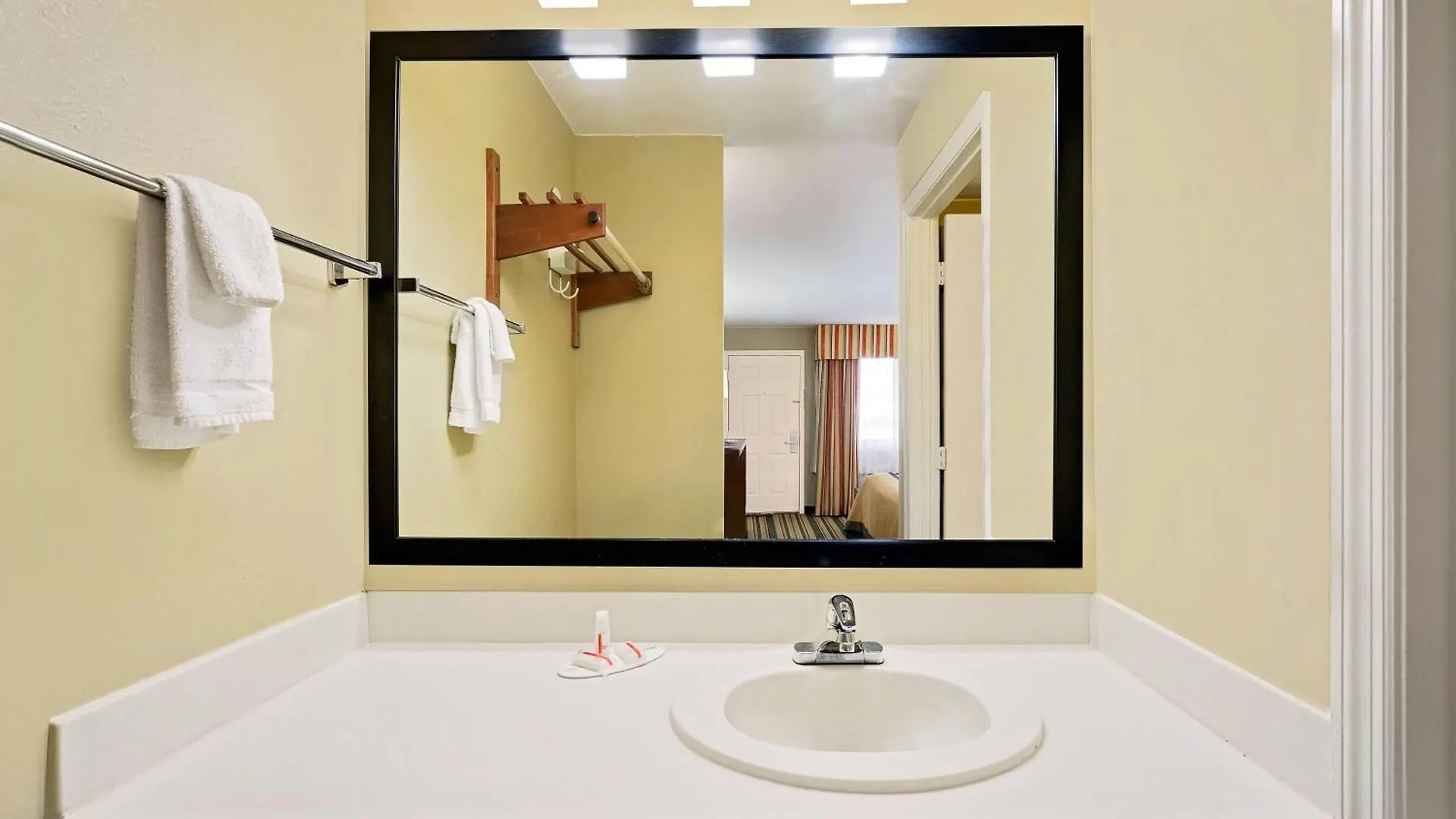 Super 8 By Wyndham Hermitage Nashville 2*,  United States